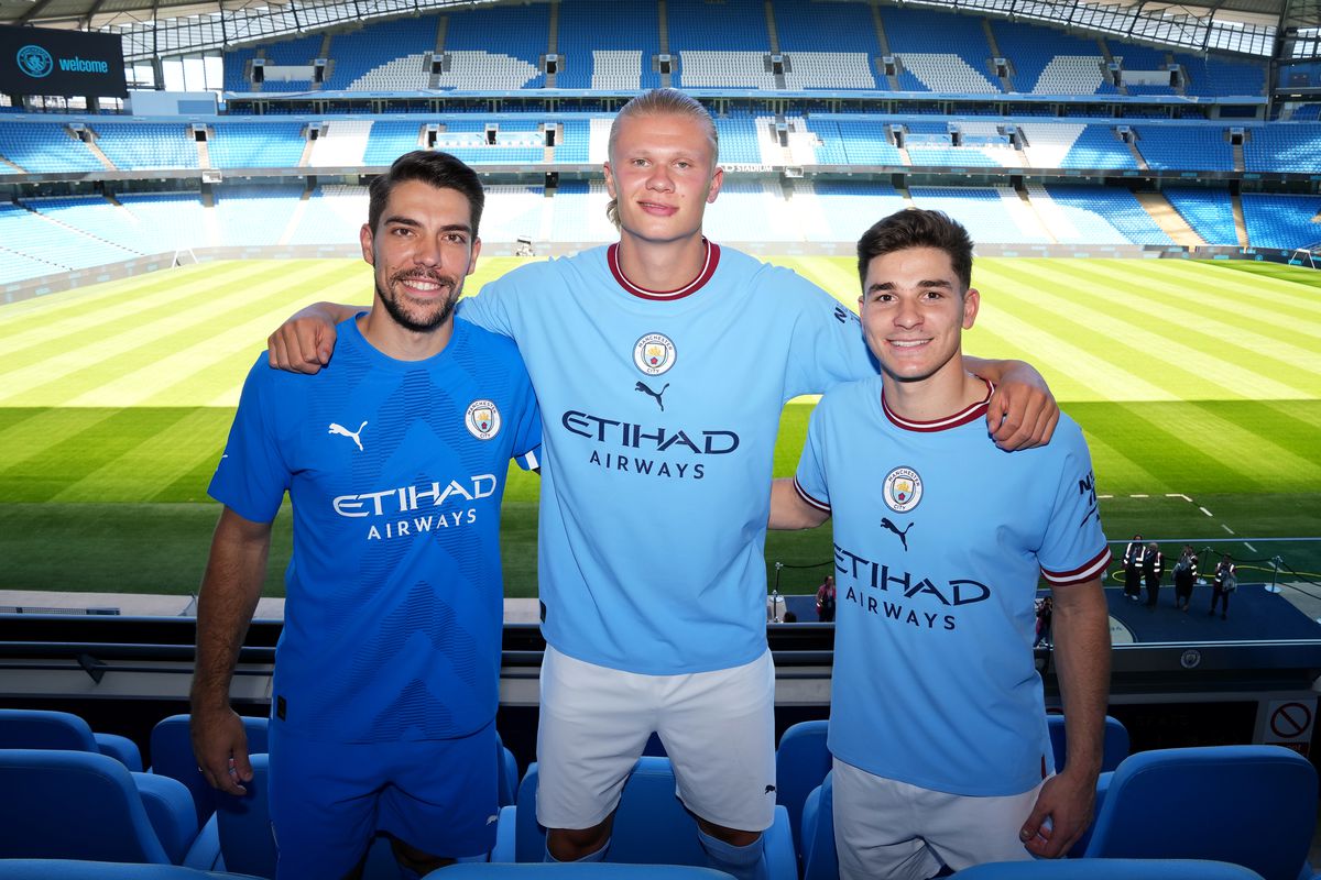 Manchester City Present New Summer Signings