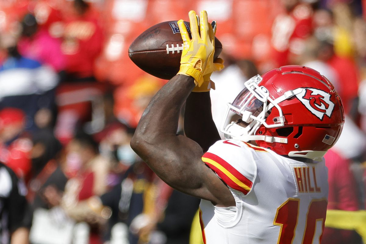 Kansas City Chiefs wide receiver Tyreek Hill catches a pass during pregame warmups prior to the Chiefs’ game against the Washington Football Team at FedExField.&nbsp;