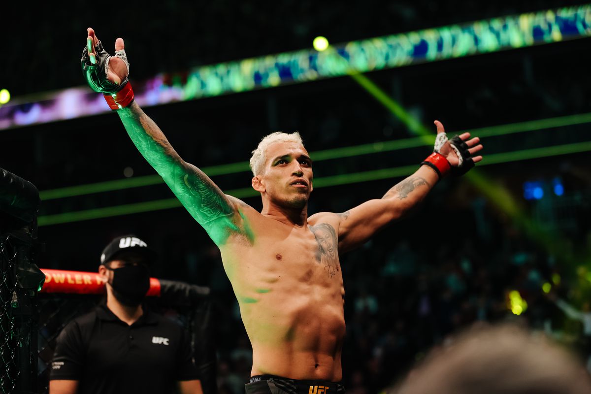 Charles Oliveira is set to face Justin Gaethje at UFC 274.