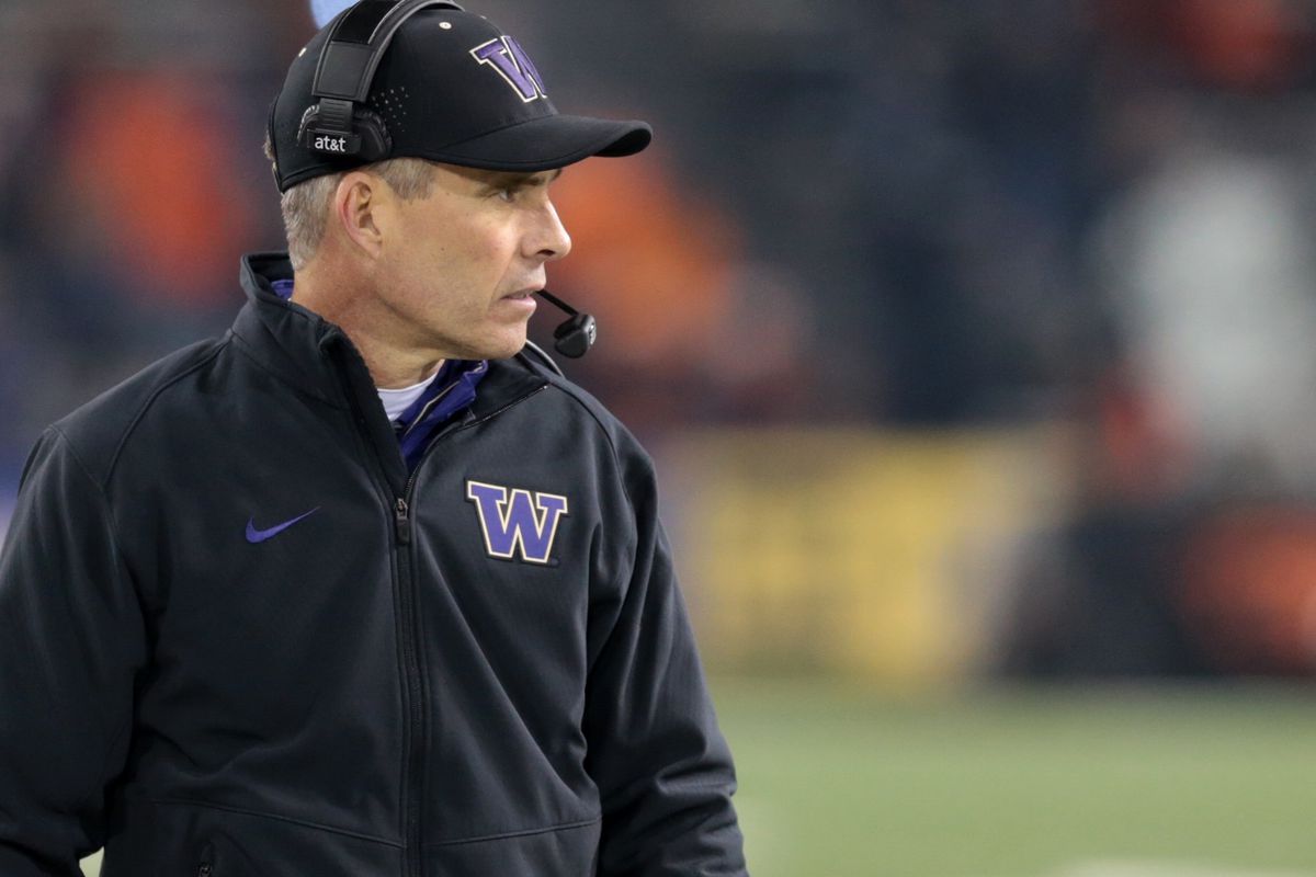 Chris Petersen is locked in to be the head coach for the Washington Huskies through 2020.