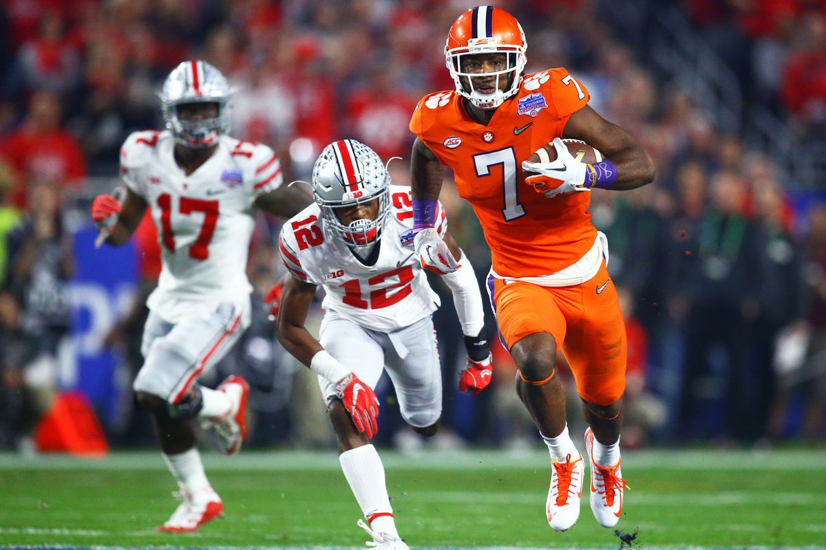 Ohio State had a frequent sight of Mike Williams in this fashion. Run to Nashville, Mike!