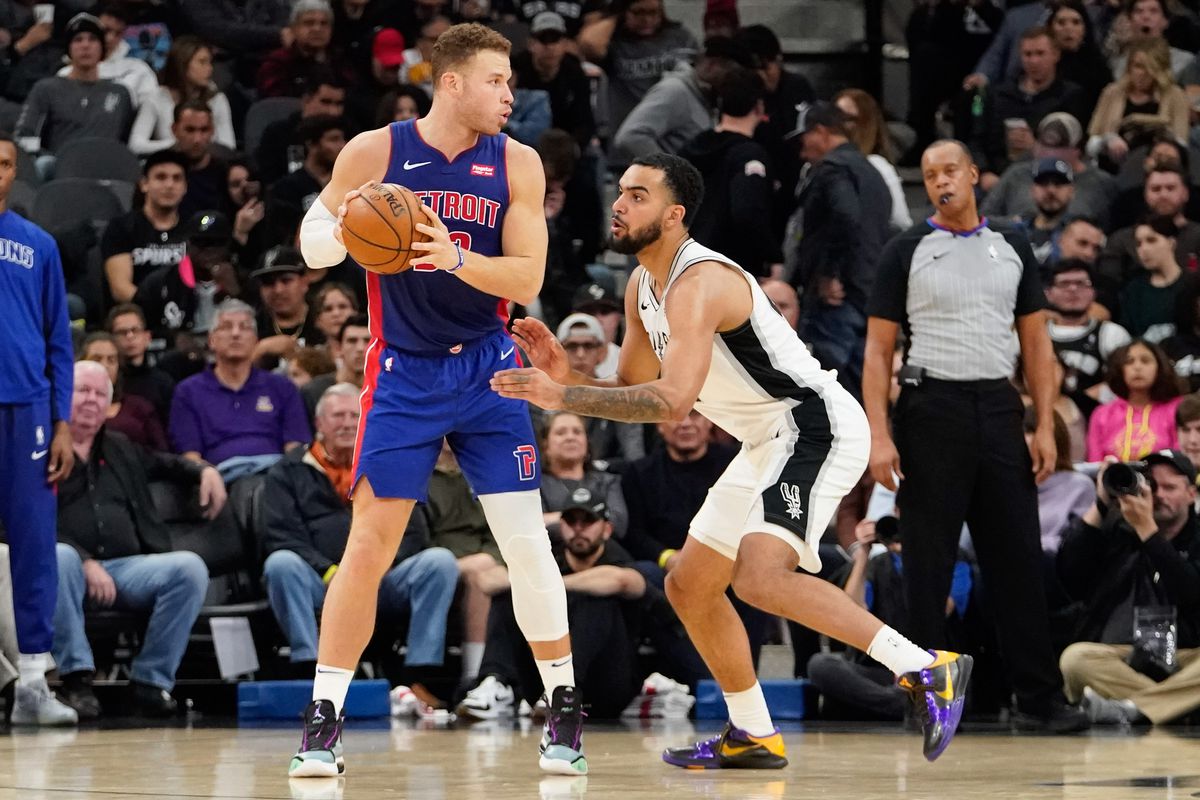 Detroit Pistons forward Blake Griffin (23) looks for an open lane to the basket against San Antonio Spurs forward Trey Lyles (41) in the first half of the game at AT&amp;amp;T Center.