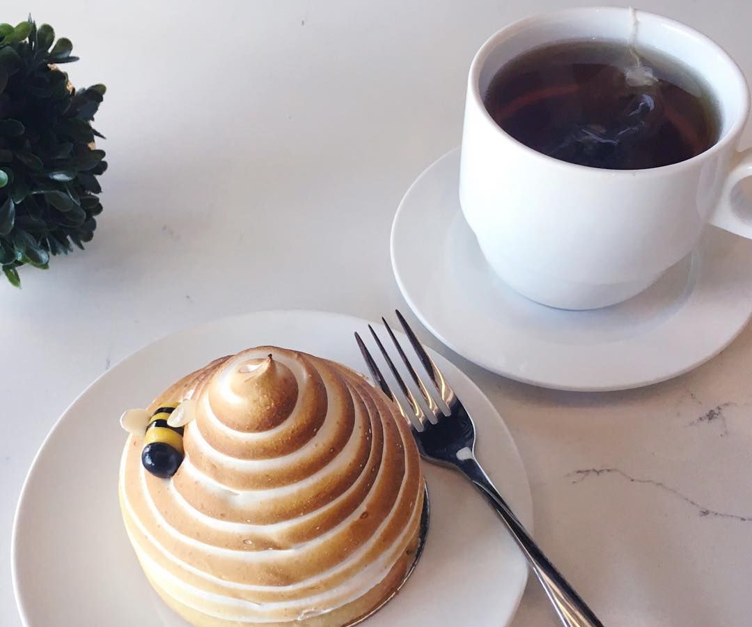 A tart and tea from Fluff Meringues