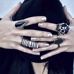 The Stone Set, a new website dedicated to jewelry editorial.  