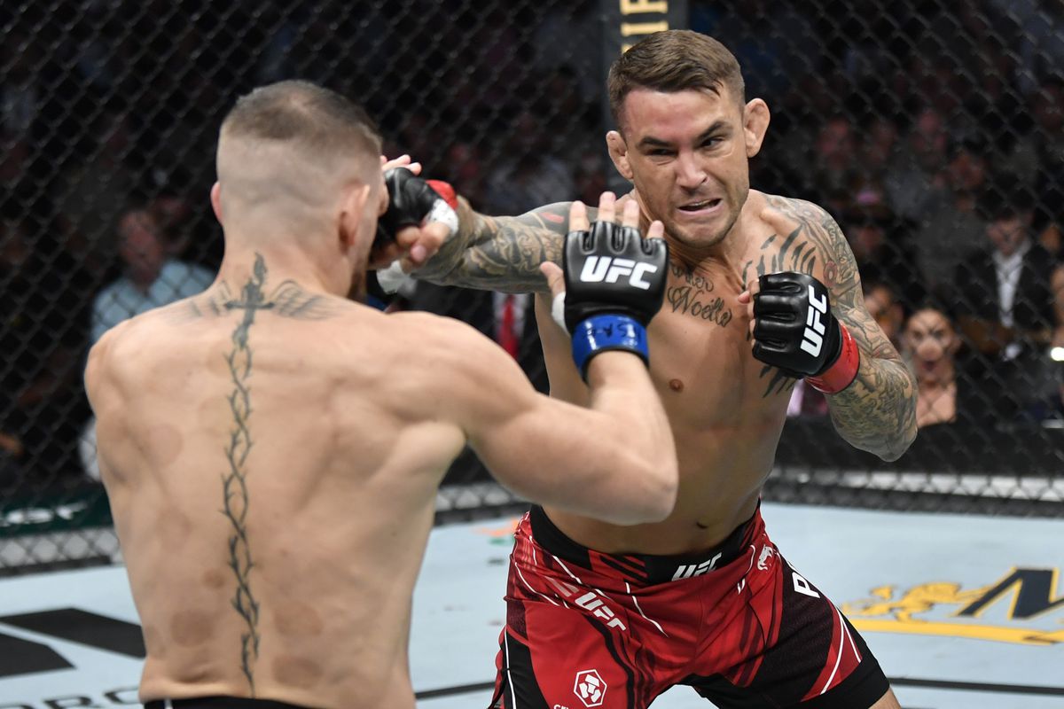 Dustin Poirier is favored over lightweight champion Charles Oliveira&nbsp;at UFC 269