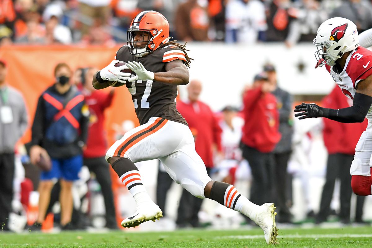 Kareem Hunt #27 of the Cleveland Browns carries the ball in the second quarter against the Arizona Cardinals at FirstEnergy Stadium on October 17, 2021 in Cleveland, Ohio.