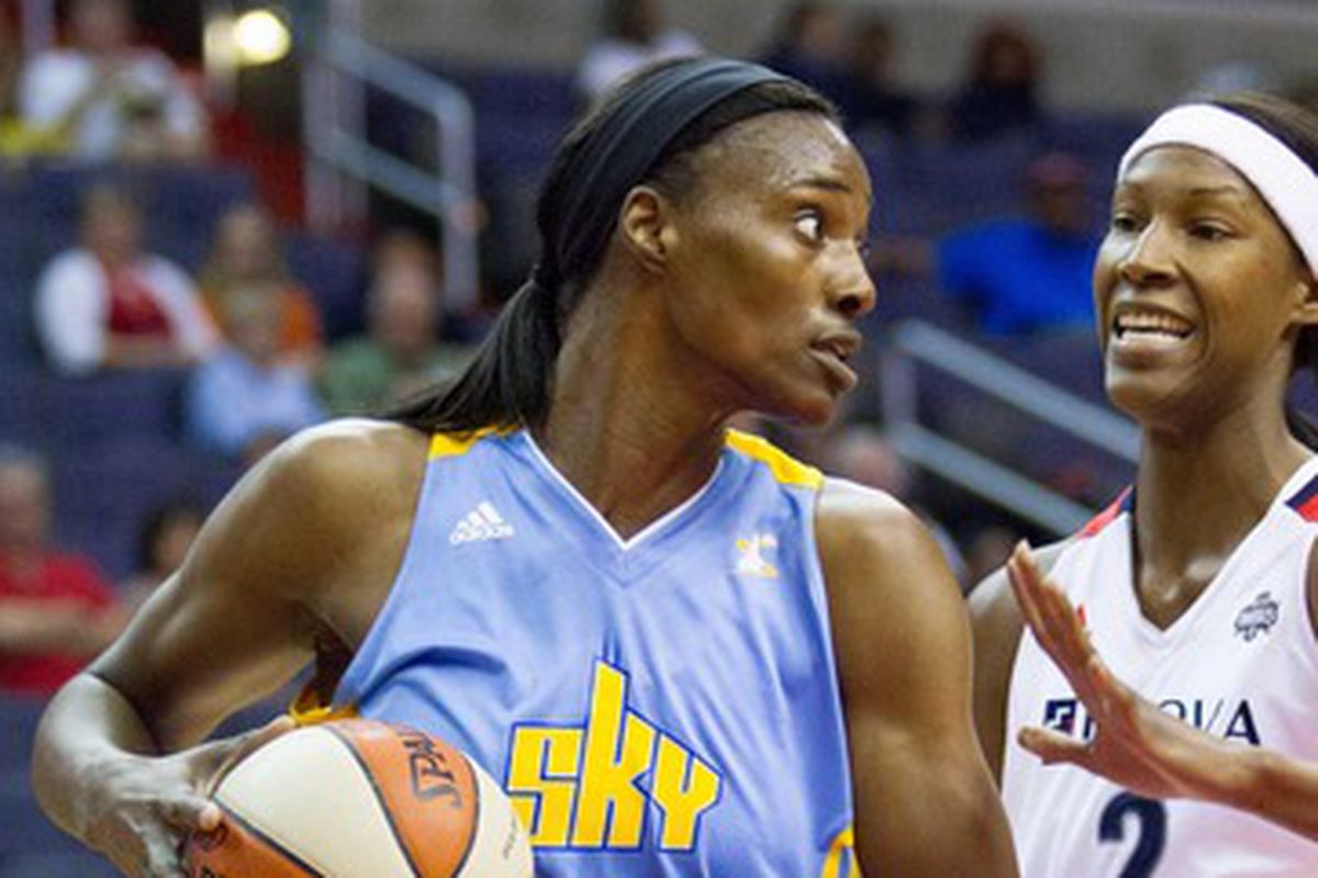 Sylvia Fowles led the league in scoring on Friday.