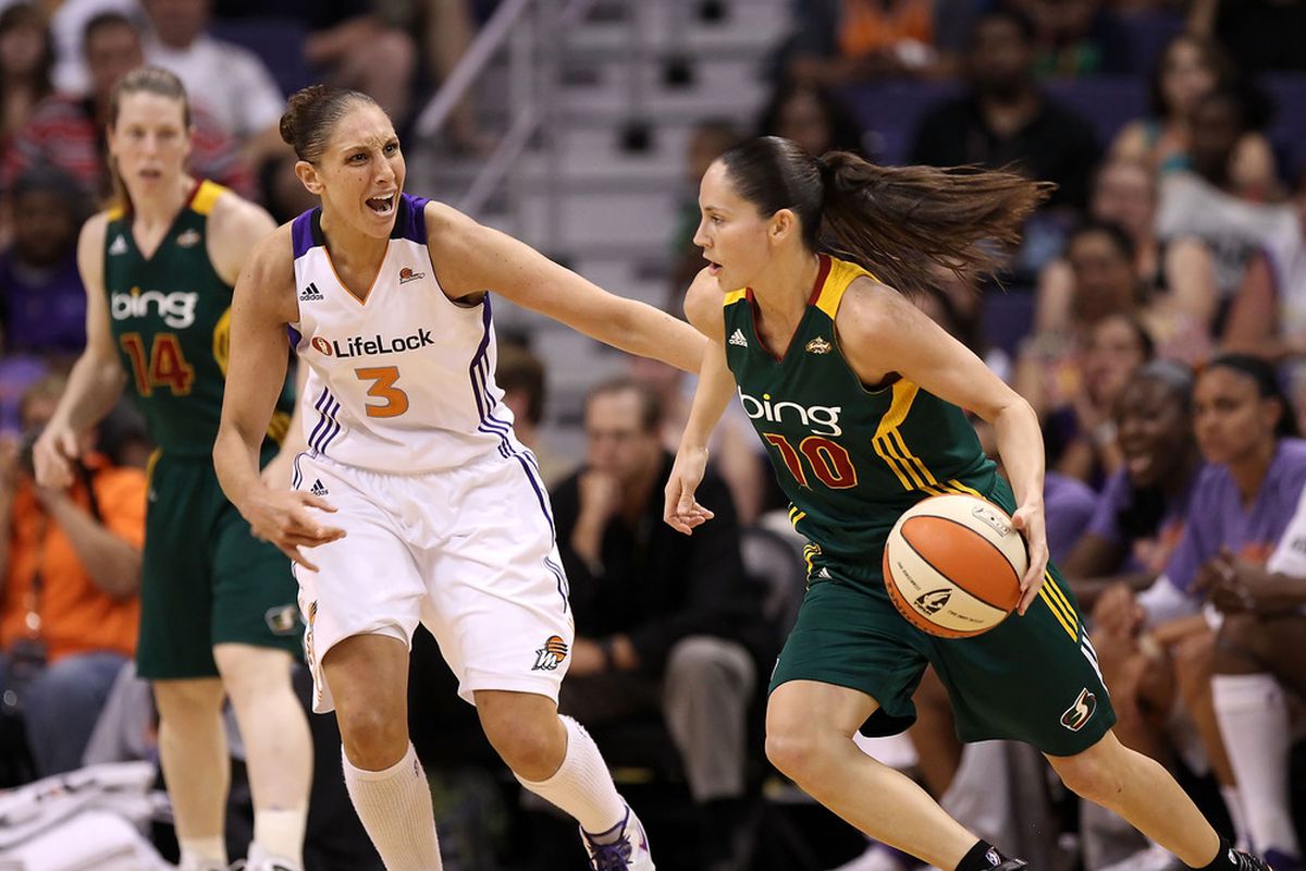 PHOENIX, AZ - JULY 26:  Sue Bird #10 of the Seattle Storm drives the ball against Diana Taurasi #3 of the Phoenix Mercury during the WNBA game at US Airways Center on July 26, 2011 in Phoenix, Arizona. (Photo by Christian Petersen/Getty Images)