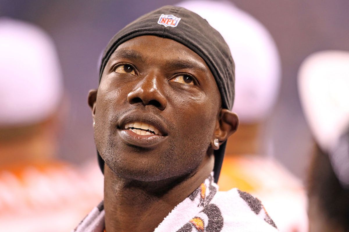 Terrell Owens isn't smiling after that first half, which he finished hiding in the locker room. Oh well, they lost last year's week one game too. (Photo by Andy Lyons/Getty Images)