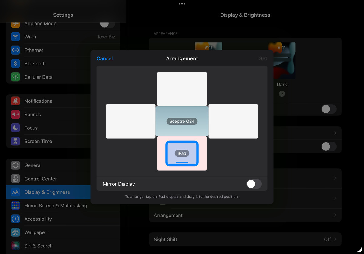 İkinci bir monitör eklemek için iPadOS ayarlarının ekran görüntüsü.