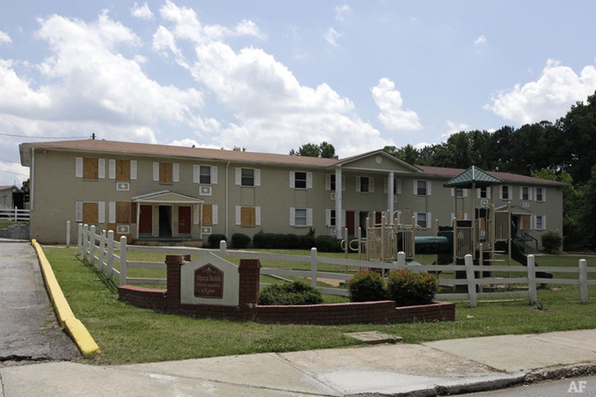 The Sierra Ridge apartments once carried the tagline “Welcome to the Good Life.” 