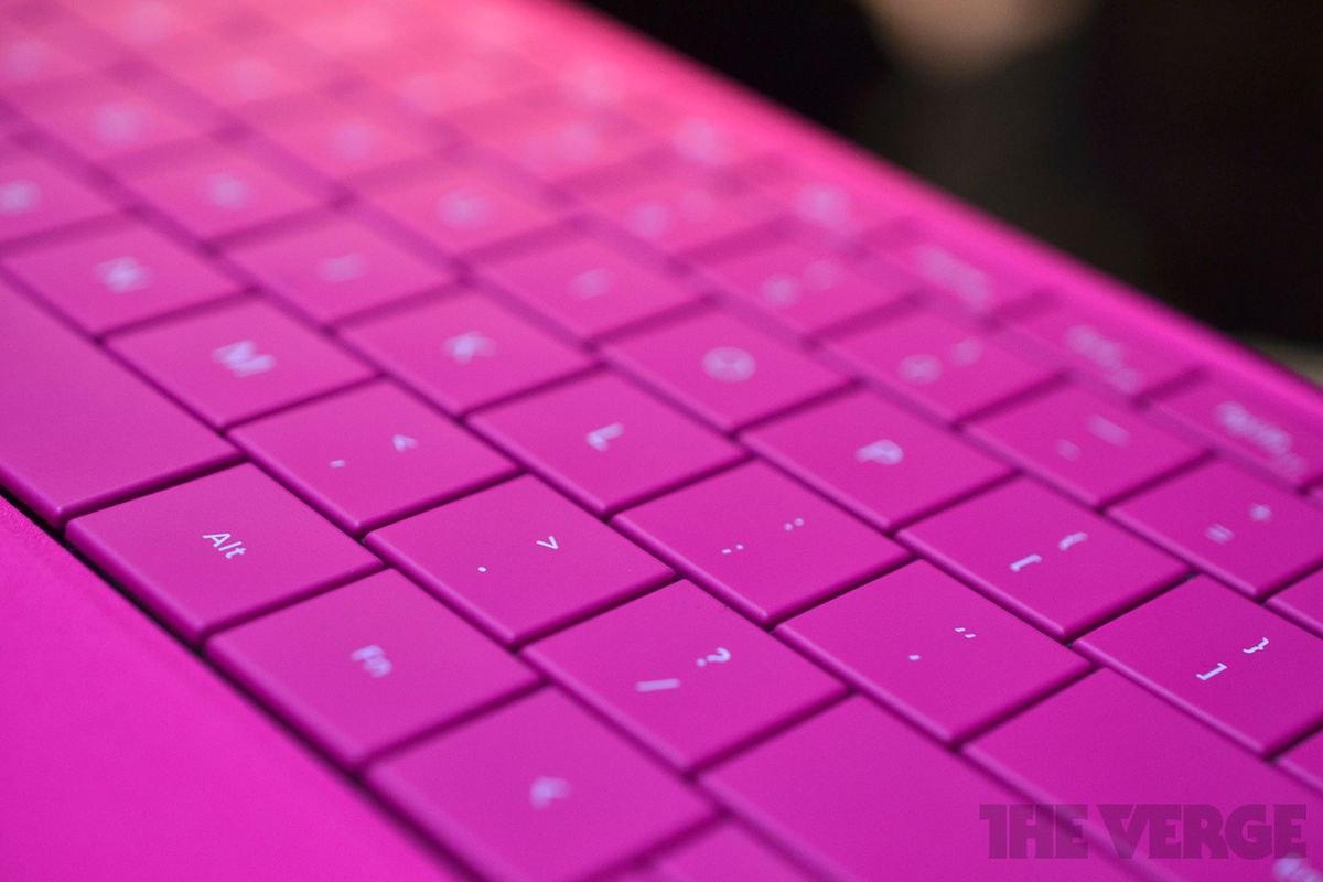 Gallery Photo: Surface 2 touch and type cover hands on photos