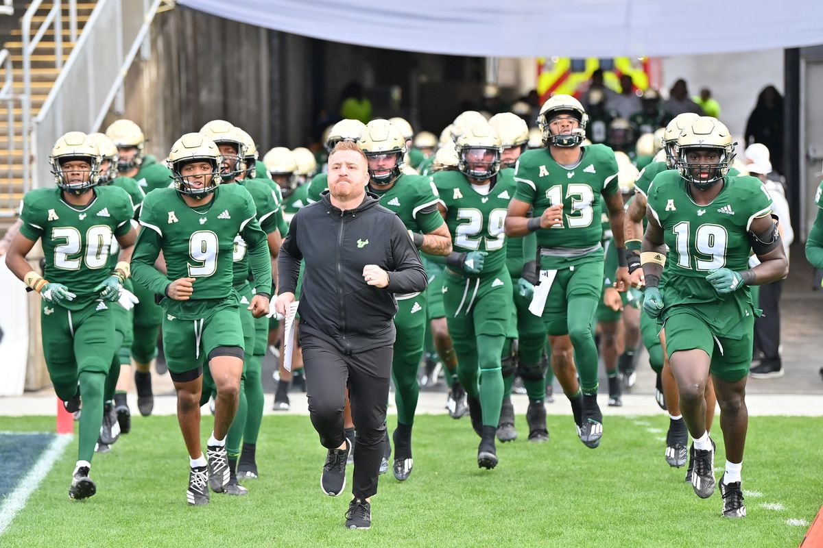 COLLEGE FOOTBALL: OCT 21 USF at UConn