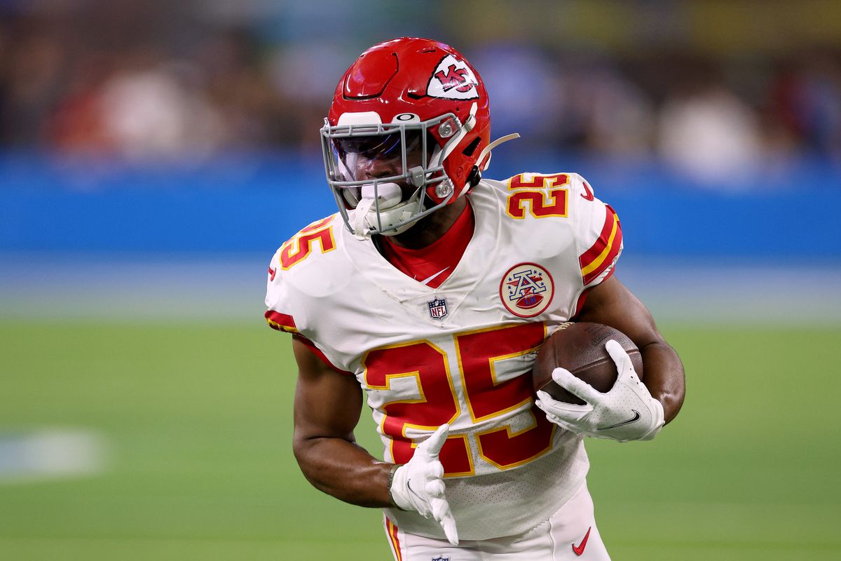 Clyde Edwards-Helaire #25 of the Kansas City Chiefs runs during a 34-28 win over the Los Angeles Chargers at SoFi Stadium on December 16, 2021 in Inglewood, California.