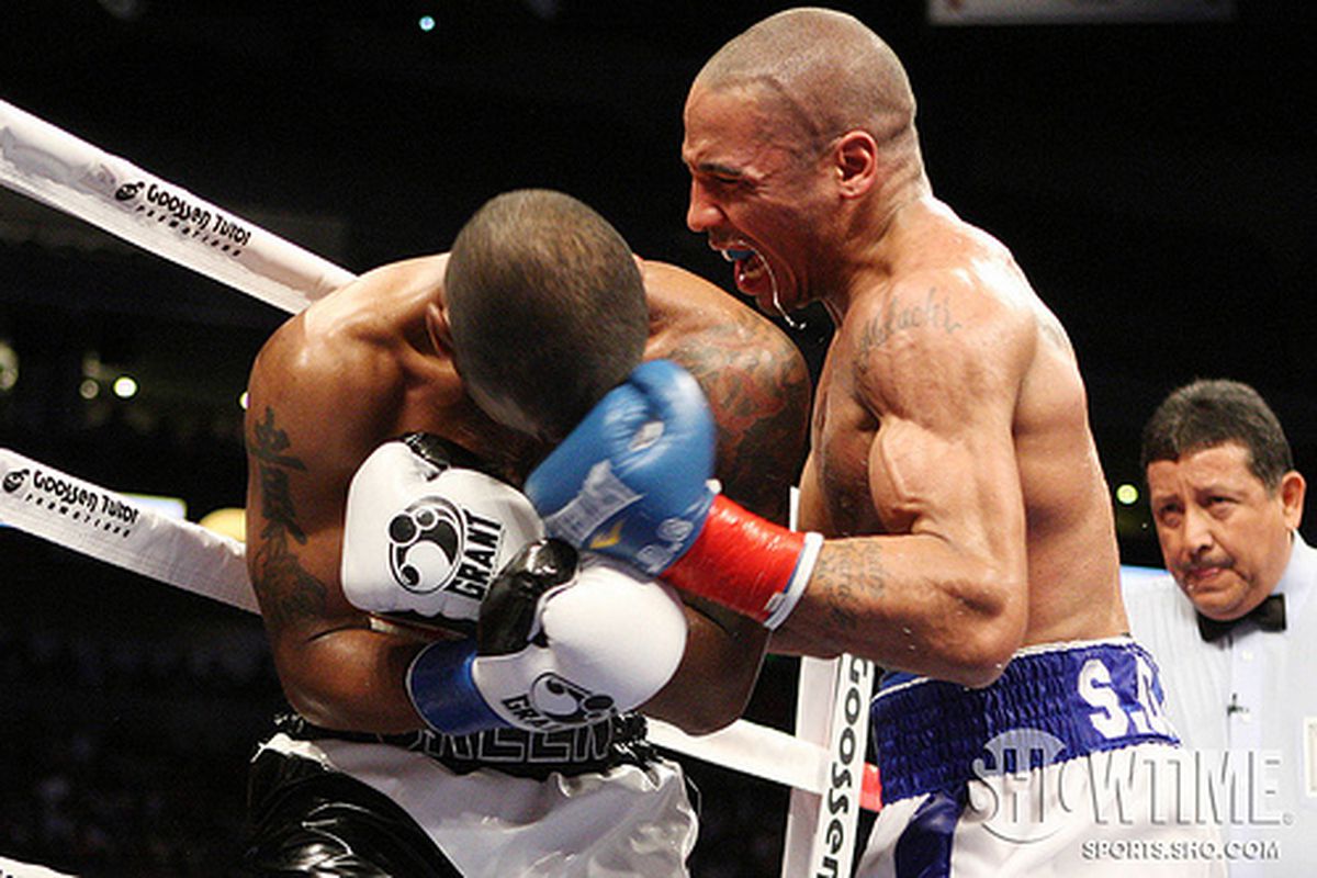Andre Ward dominated Allan Green to a wide unanimous decision, often pinning Green against the ropes while Green had no answers. (Photo by Tom Casino/Showtime).