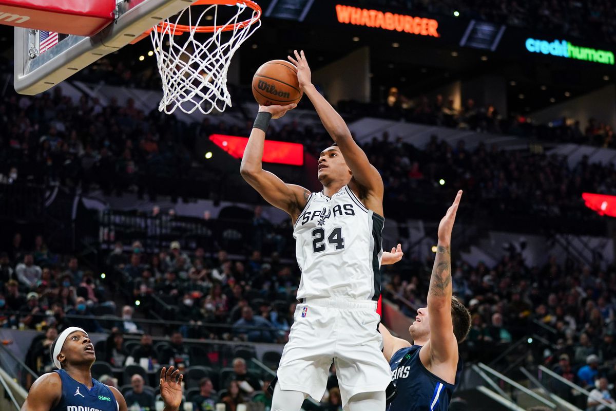 Devin Vassell's career night almost boosted the Spurs past the Mavericks -  Pounding The Rock