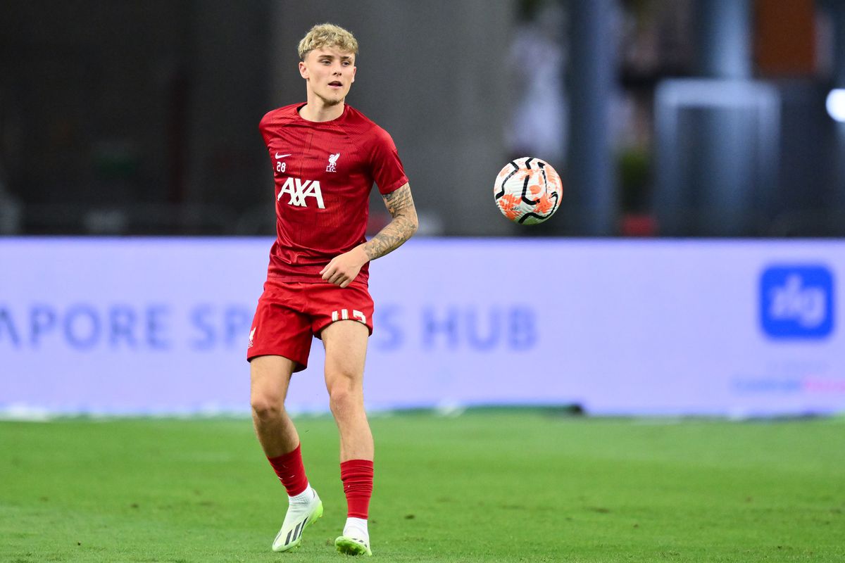 LiverpoaBobby Clark of Liverpool FC in action prior to the pre-season friendly match between Liverpool and Bayern Muenchen at the National Stadium on August 2, 2023 in Singapore.ol FC v Bayern Muenchen - Pre-Season Friendly