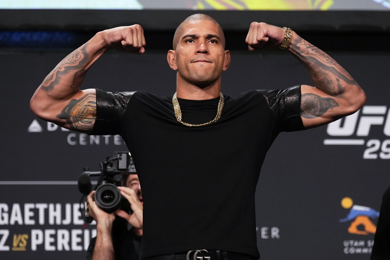 Anthony Smith says ‘not a chance’ Alex Pereira actually wants proposed grappling match: ‘I would smo
