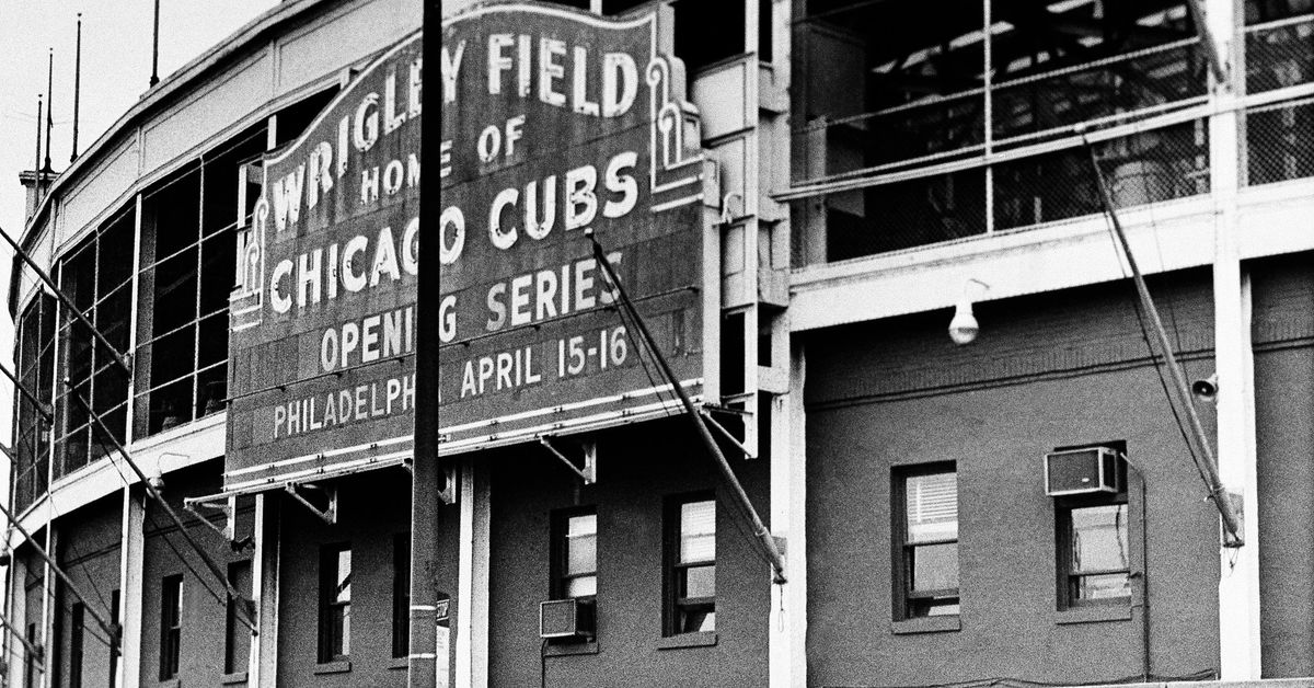 Wrigley Field historical sleuthing: Another marquee photo