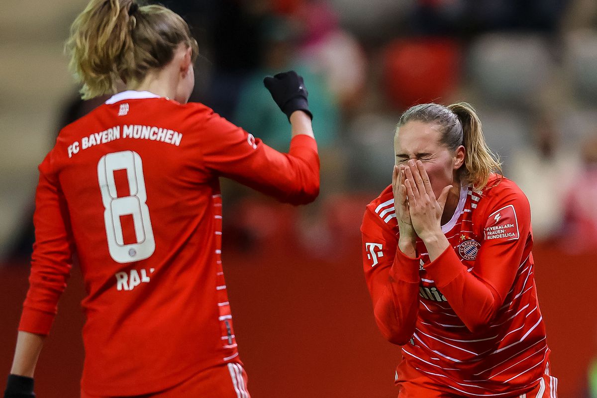 FC Bayern Muenchen v MSV Duisburg - FLYERALARM Frauen-Bundesliga