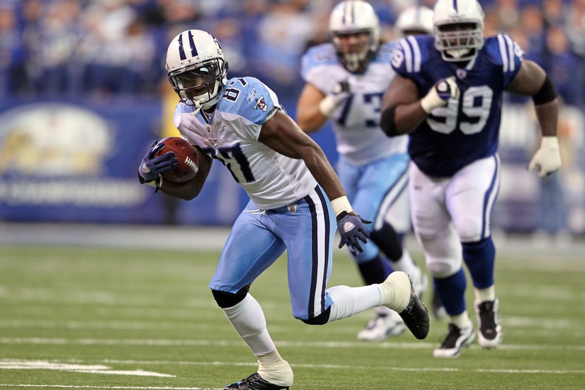 INDIANAPOLIS, IN - DECEMBER 18:  Lavelle Hawkins #87 of the Tennessee Titans runs with the ball during the NFL game against the Indianapolis Colts at Lucas Oil Stadium on December 18, 2011 in Indianapolis, Indiana.  (Photo by Andy Lyons/Getty Images)