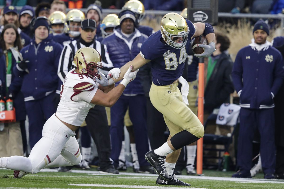 Rookie tight end Cole Kmet (84, with Notre Dame last season against Boston College) has impressed the Bears coaching staff as a quick learner during the offseason.