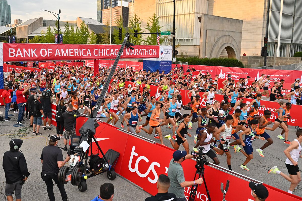 The Elite division starts in the 2021 Chicago Marathon.