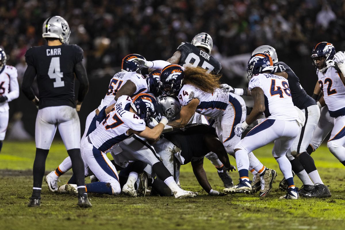 NFL: DEC 24 Broncos at Raiders