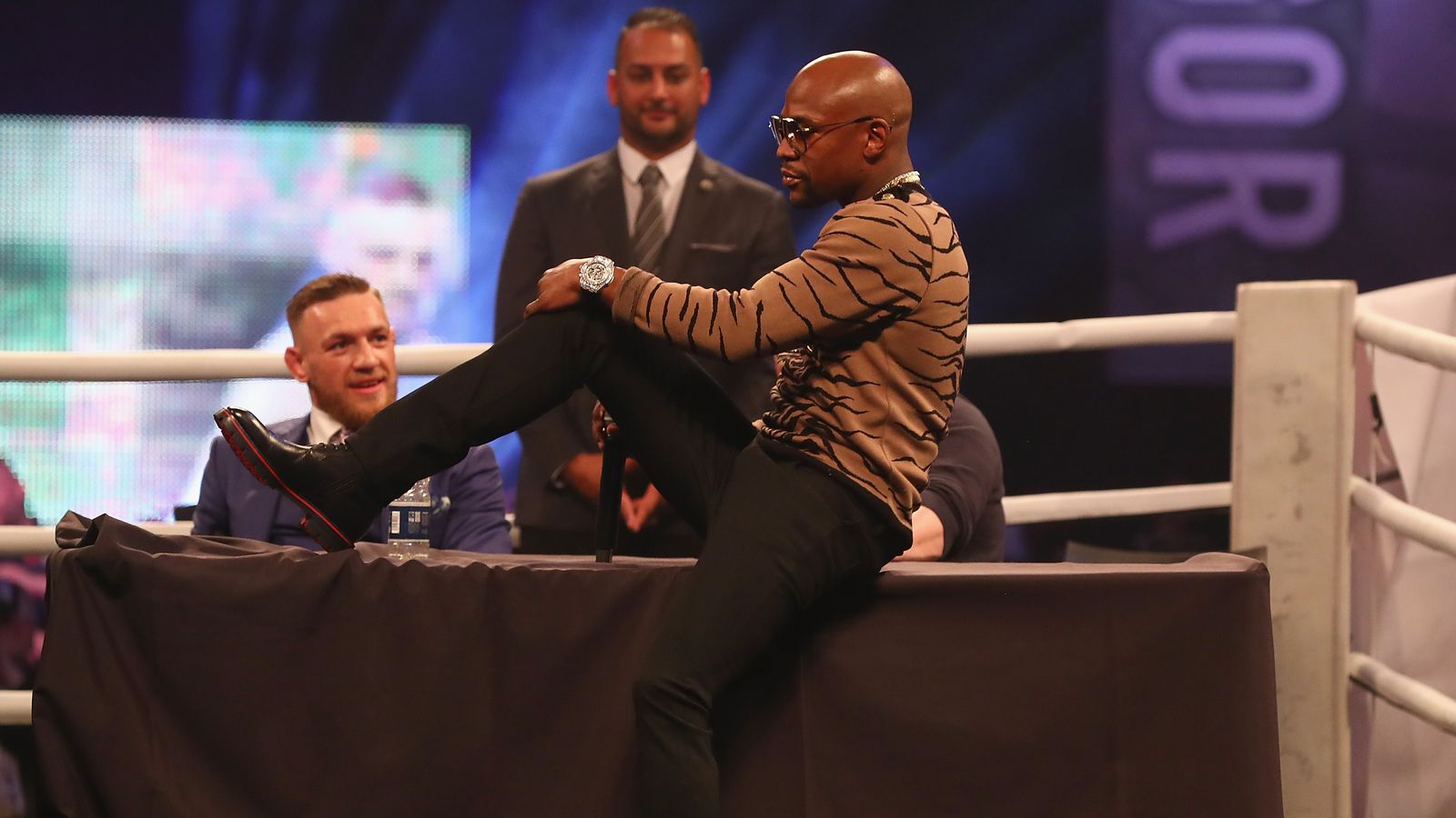 Mayweather vs. McGregor London press conference highlights: Head rubs, offensive ...1600 x 900