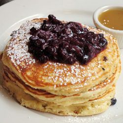Blueberry Pancakes from Clinton St. Baking Co. by <a href="http://www.flickr.com/photos/wwny/6623270811/in/pool-29939462@N00/">wEnDaLicious</a>. 