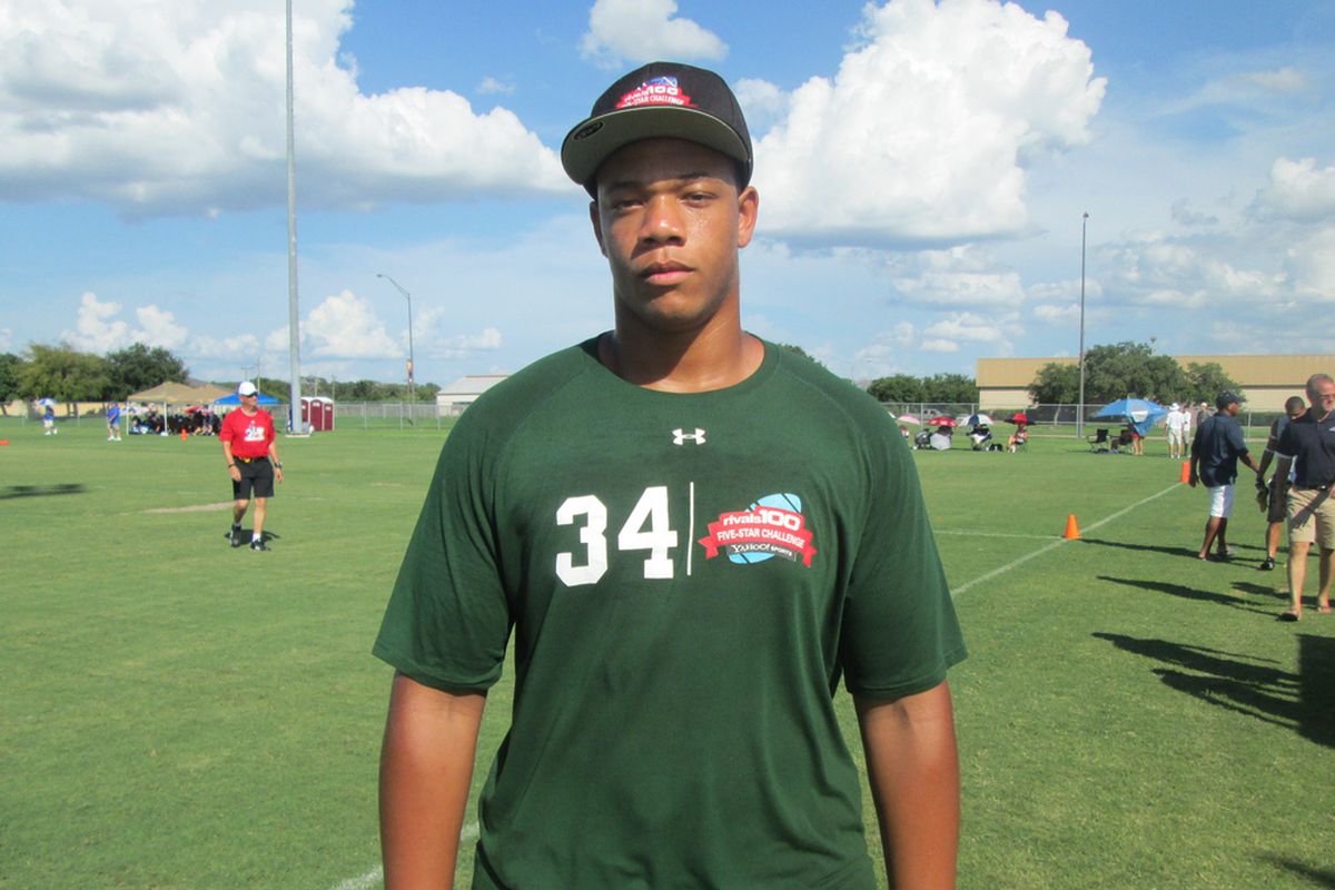 2014 Fort Worth All Saints offensive tackle Demetrius Knox
