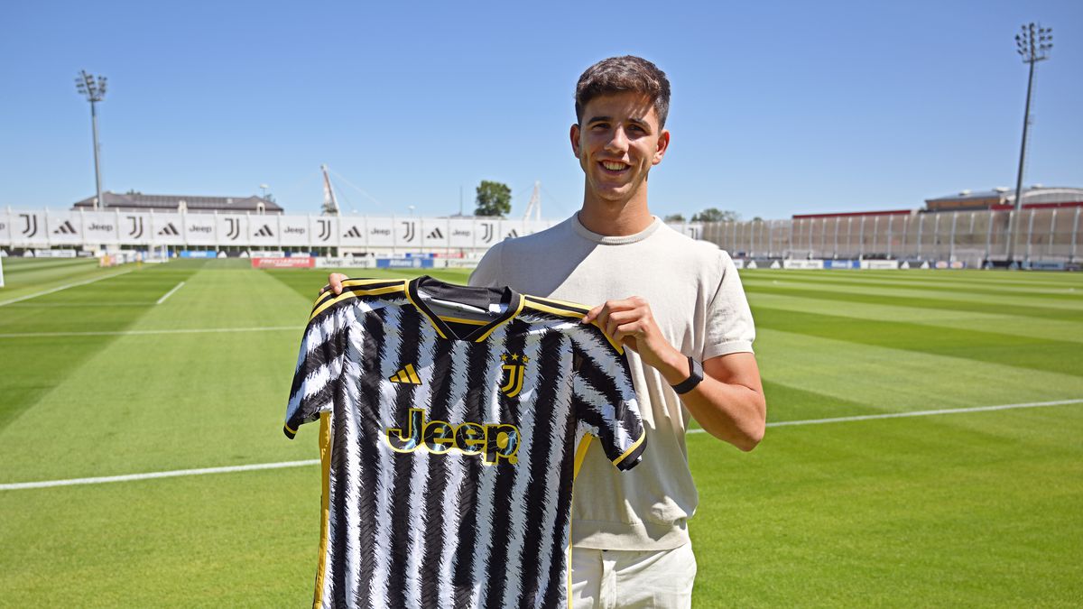 Juventus Unveil New Signing Facundo Gonzalez...