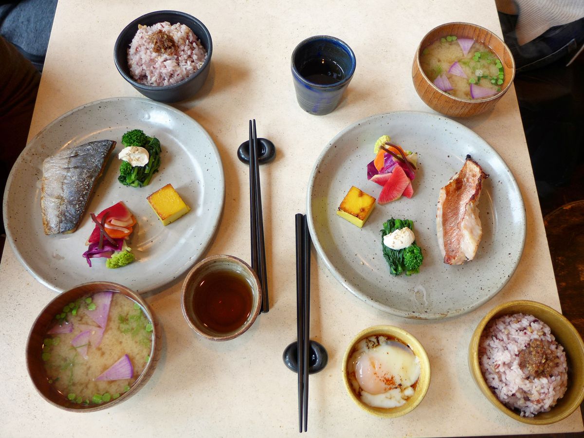 Plates of varying sizes offer fish at Okonomi