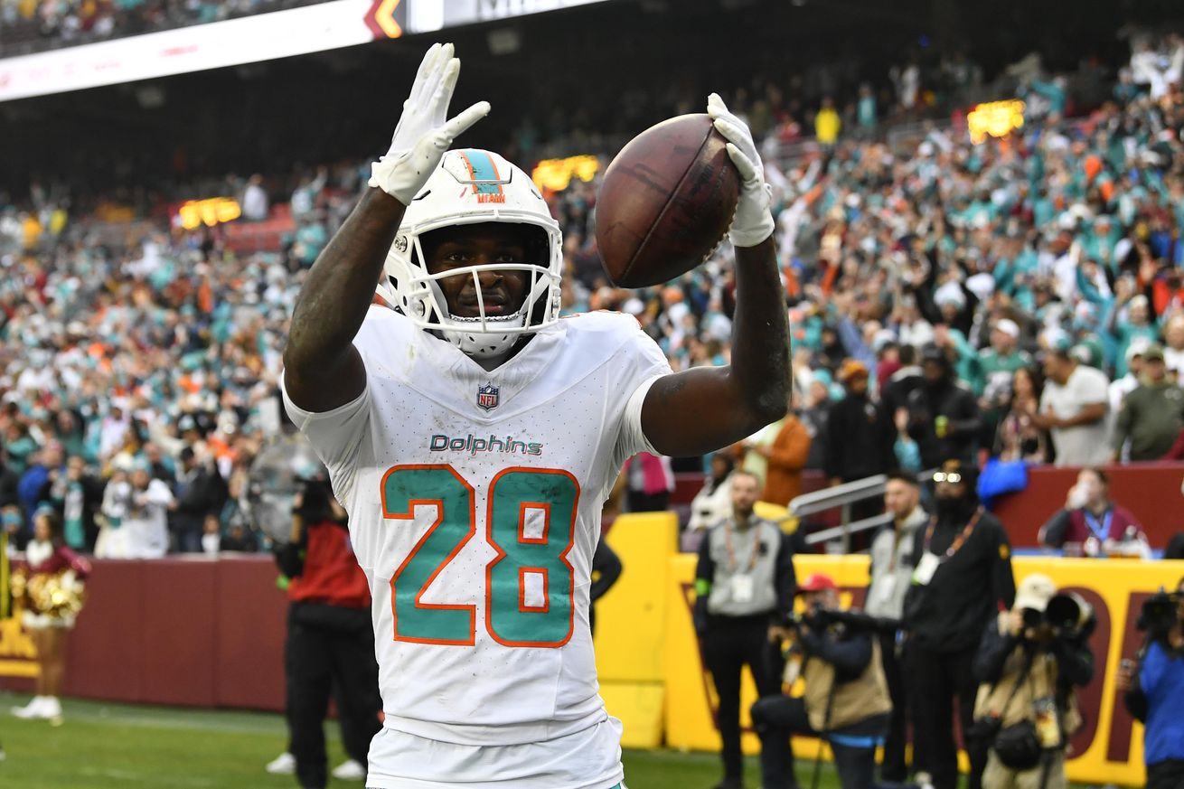 Dolphins rookie almost breaks a record Eric Dickerson set 40 years ago with Rams