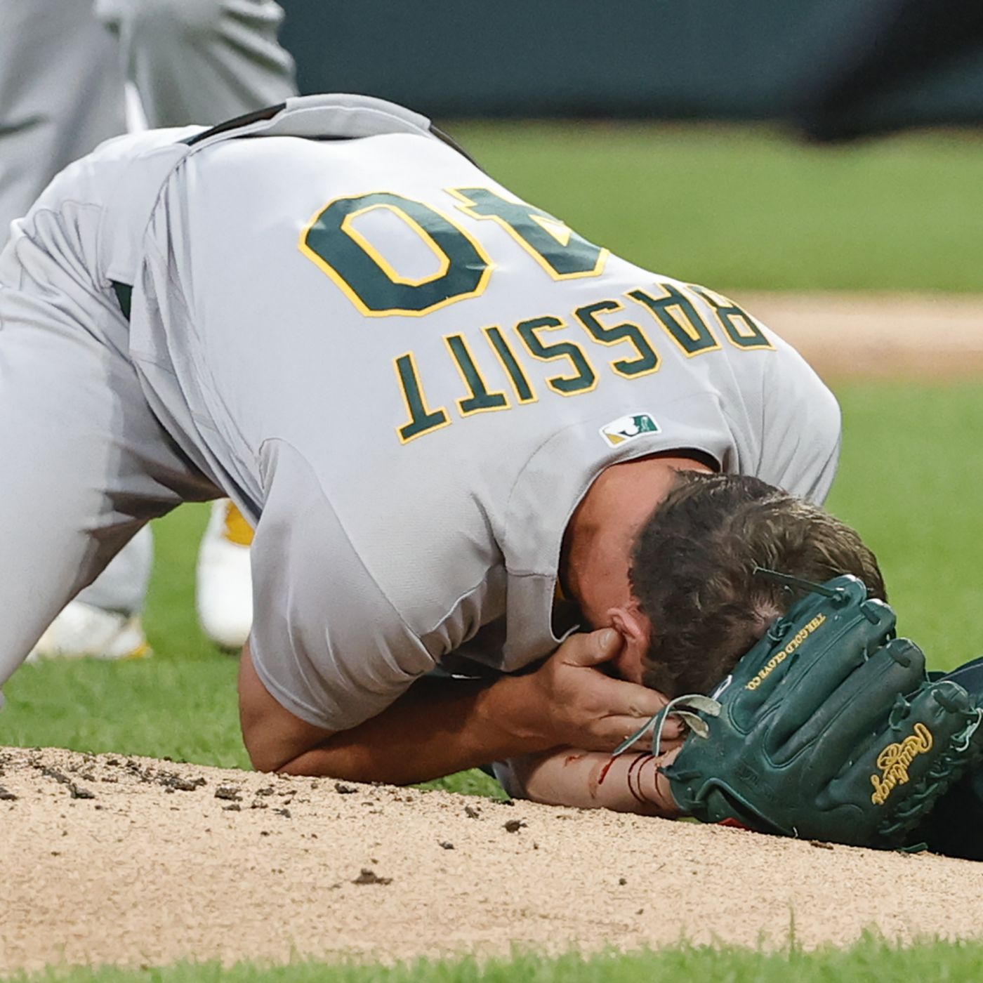 Chris Bassitt hit in head by line drive, leaves Oakland A's game ...