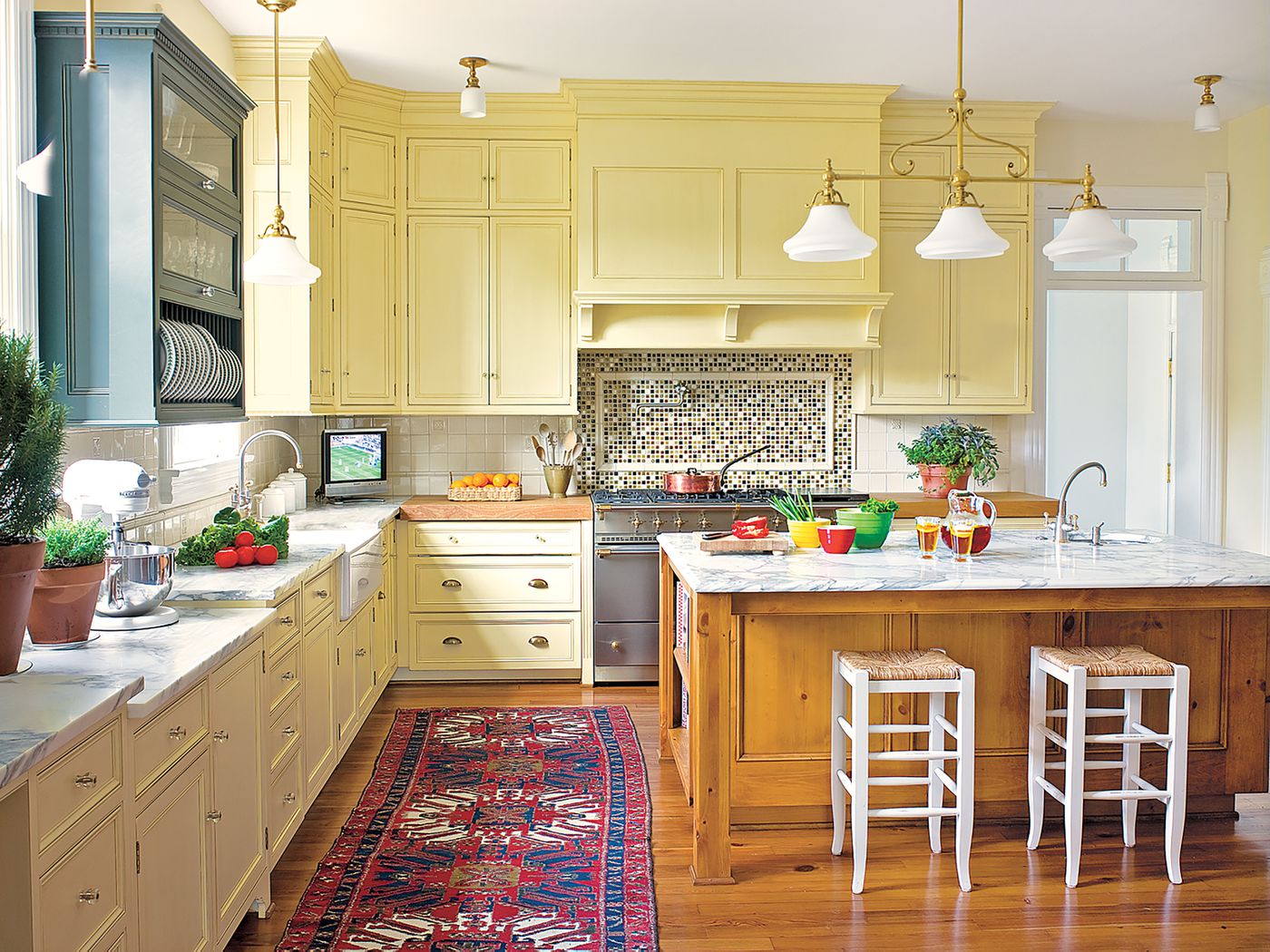 Editors' Picks: Our Favorite Yellow Kitchens - This Old House