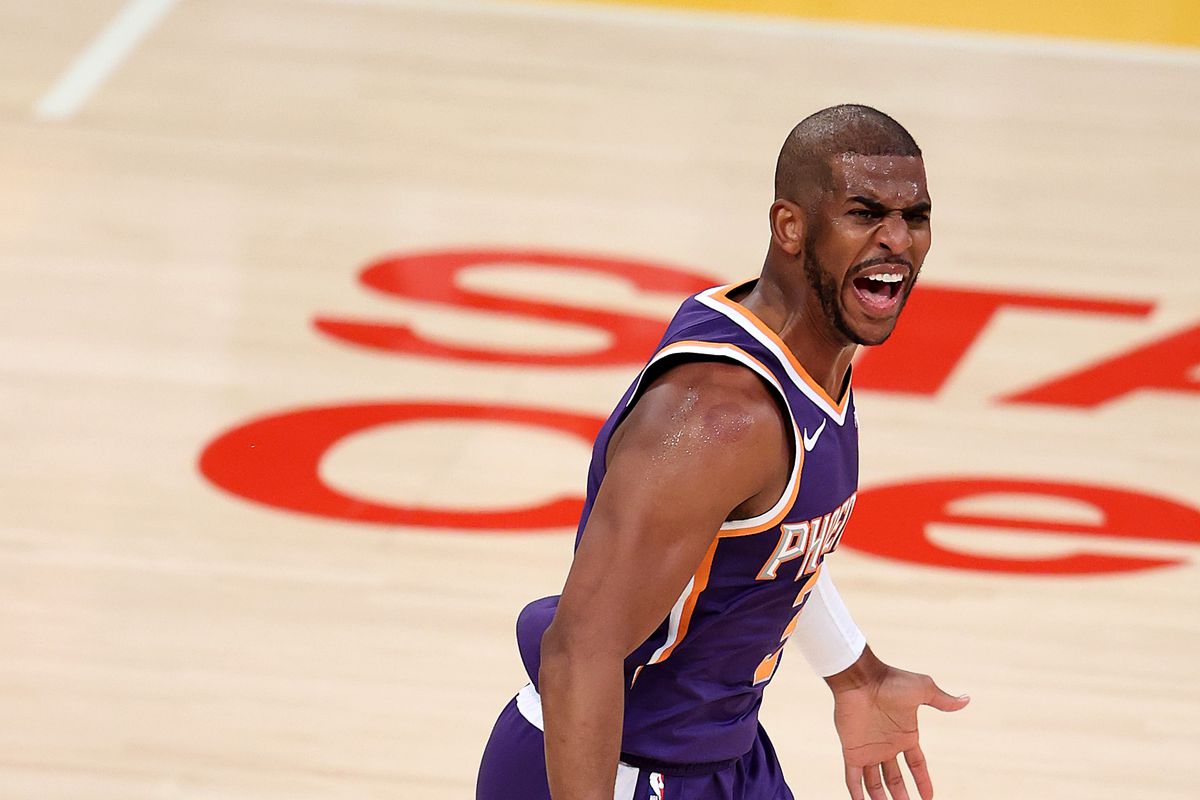 Phoenix Suns v Los Angeles Lakers - Game Three