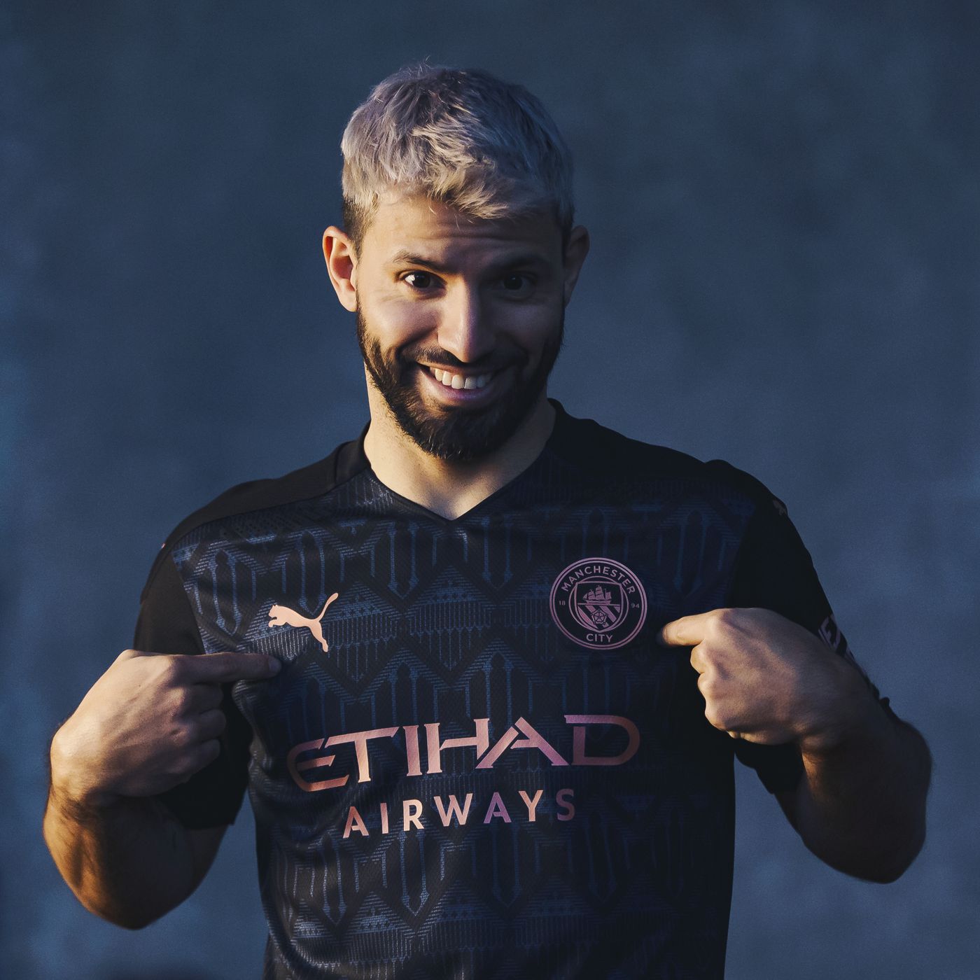 Afgang løfte op Gendanne Manchester City Launch New Away Kit: Surprise, it's Magnificent - Bitter  and Blue