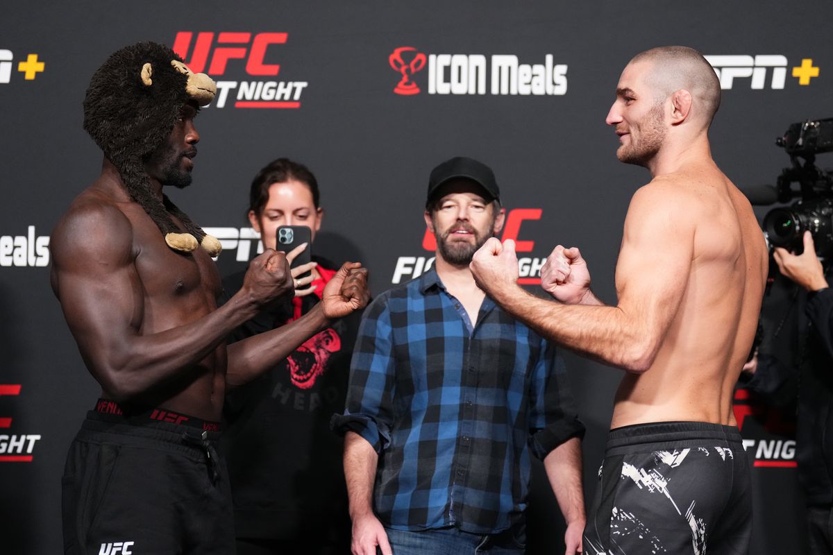 UFC Fight Night: Cannonier v Strickland Weigh-in
