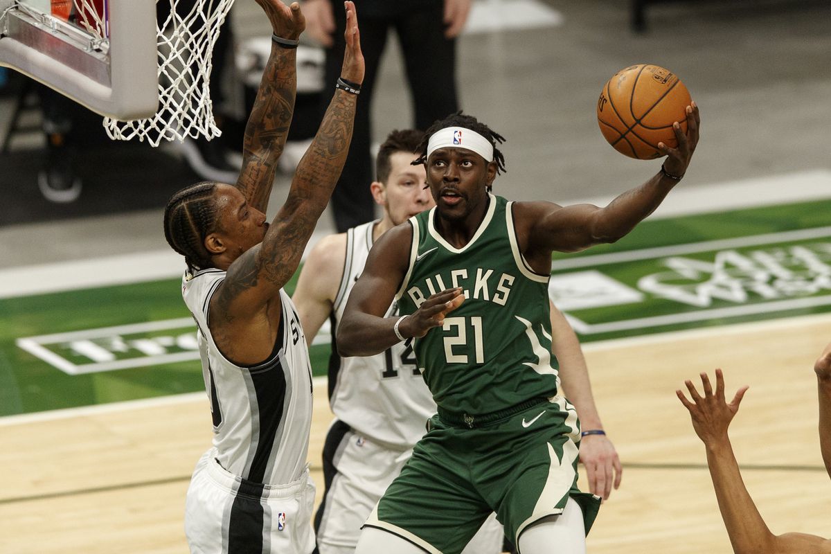 NBA: San Antonio Spurs at Milwaukee Bucks