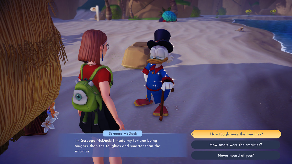 Un avatar de Disney Dreamlight Valley, vestido con una camisa roja y una falda con una mochila de Monsters Inc., le dice a Scrooge McDuck que nunca ha oído hablar de él.