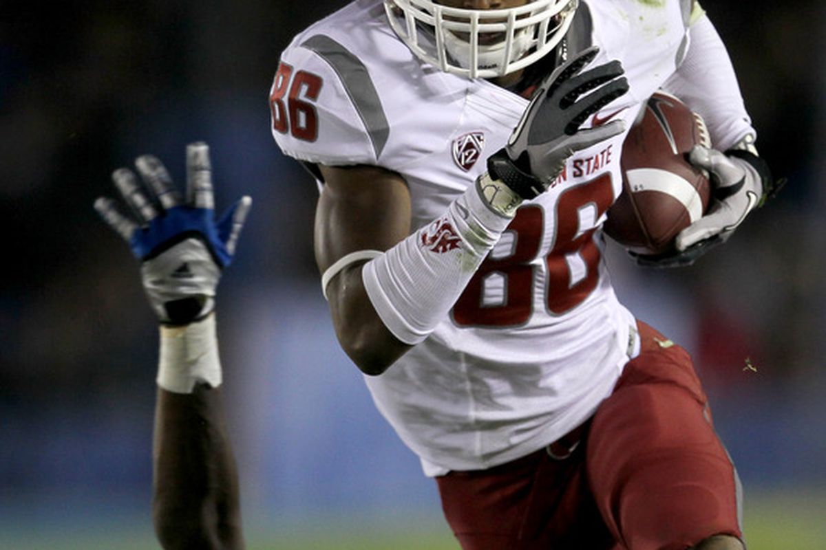 PASADENA, CA - OCTOBER 8: Wide receiver Marquess Wilson #86 of the Washington State Cougars carries the ball against the UCLA Bruins at the Rose Bowl on October 8, 2011 in Pasadena, California.   (Photo by Stephen Dunn/Getty Images)
