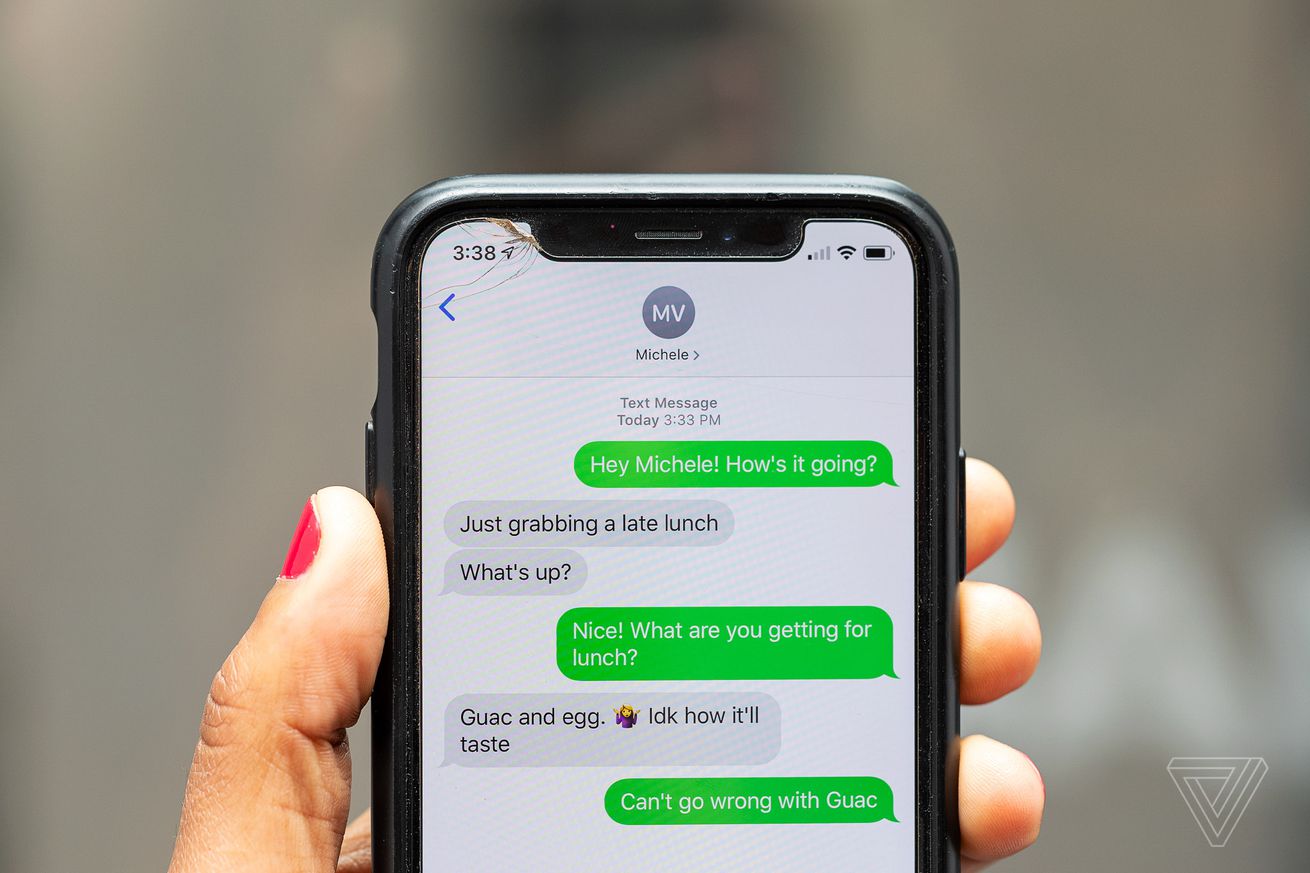 Photo of green bubbles in Apple’s Messages app.