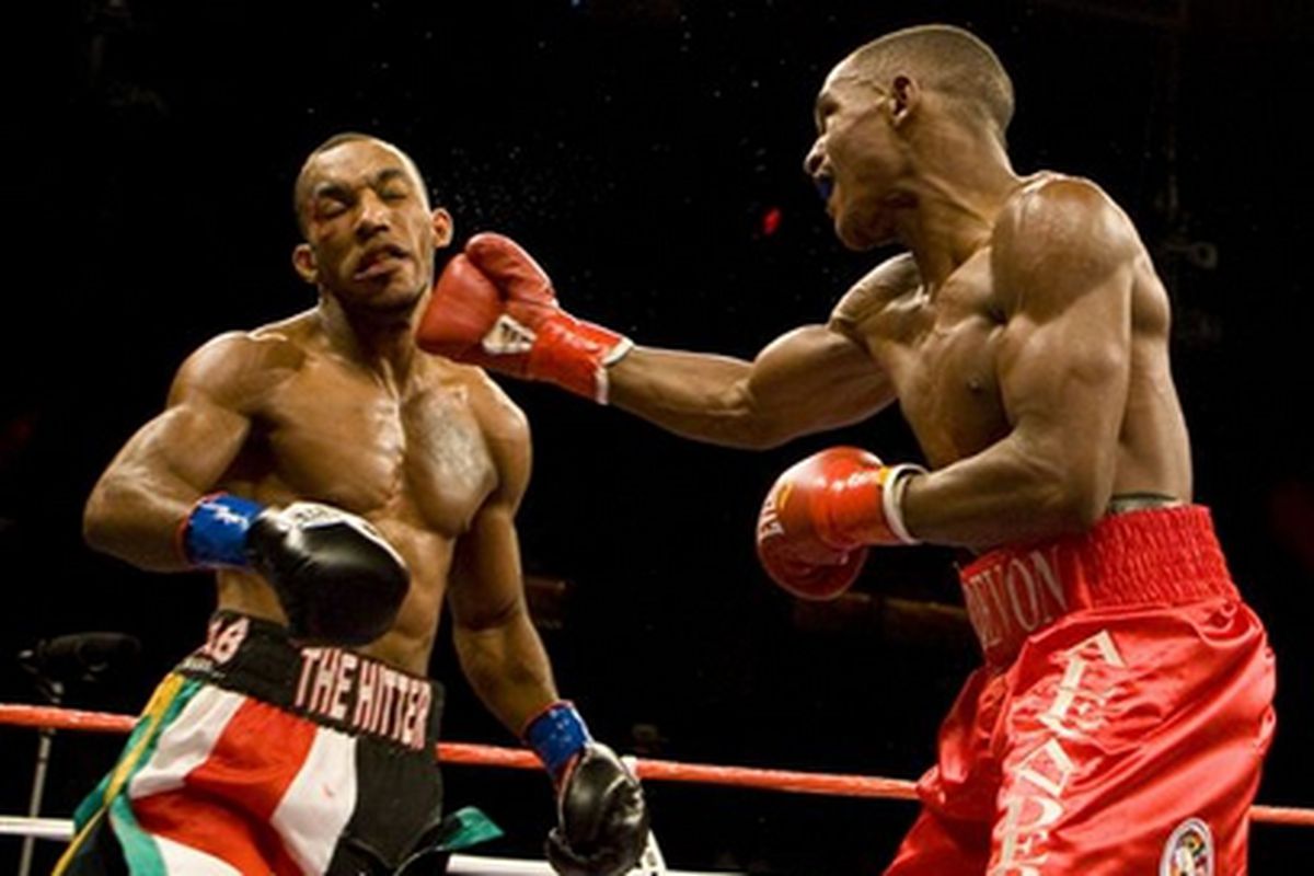 WBC titlist Devon Alexander could be involved in a four-man HBO tournament at junior welterweight in 2010. (Photo via <a href="http://www.boxnews.com.ua/photos/1919/Junior-Witter-Devon-Alexander1.jpg">www.boxnews.com.ua</a>)