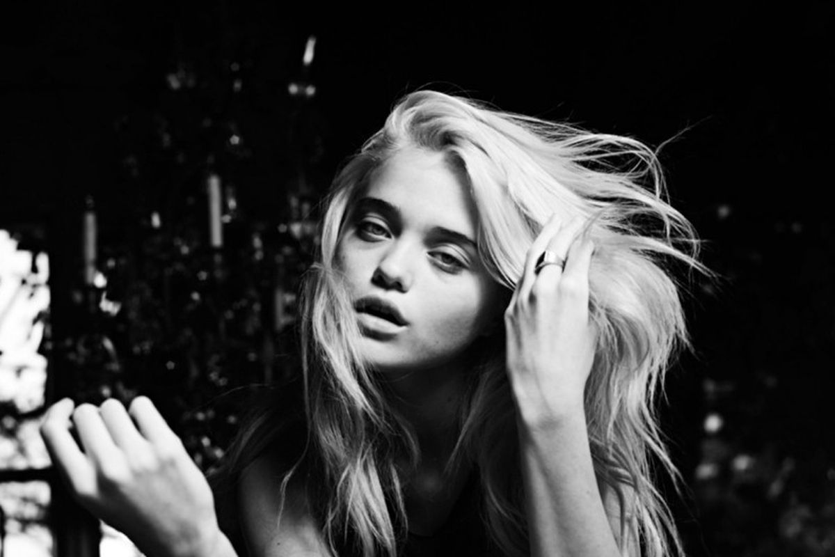 Image via <a href="http://www.fashiongonerogue.com/sky-ferreira-poses-for-hedi-slimane-in-new-promo-images/">Fashion Gone Rogue</a>