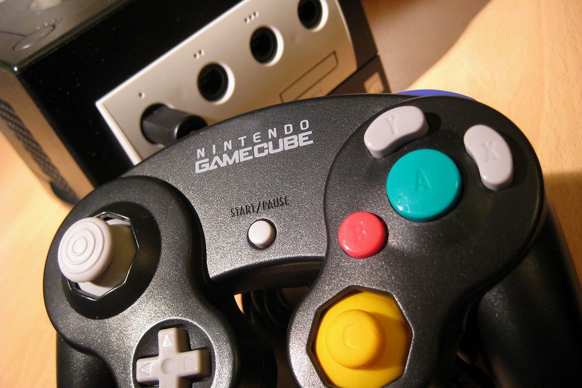 GameCube controller photo (Flickr: luftholen) 1280