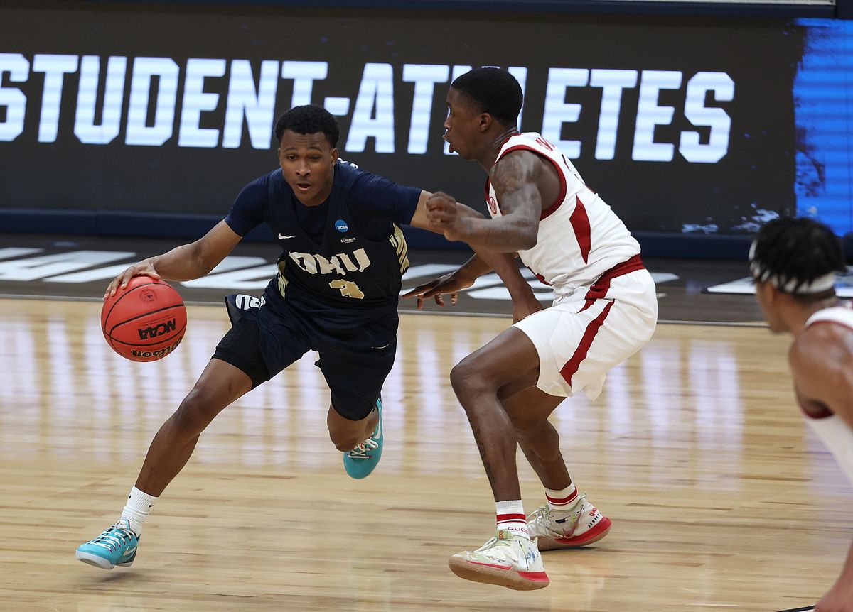 NCAA Basketball: NCAA Tournament-Oral Roberts at Arkansas