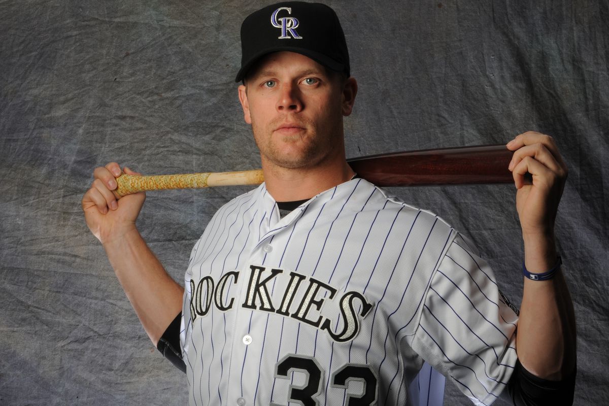 Justin Morneau is still looking for a first base job ahead of 2016.