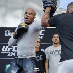 Anderson Silva shows off his striking at UFC 234 workouts.
