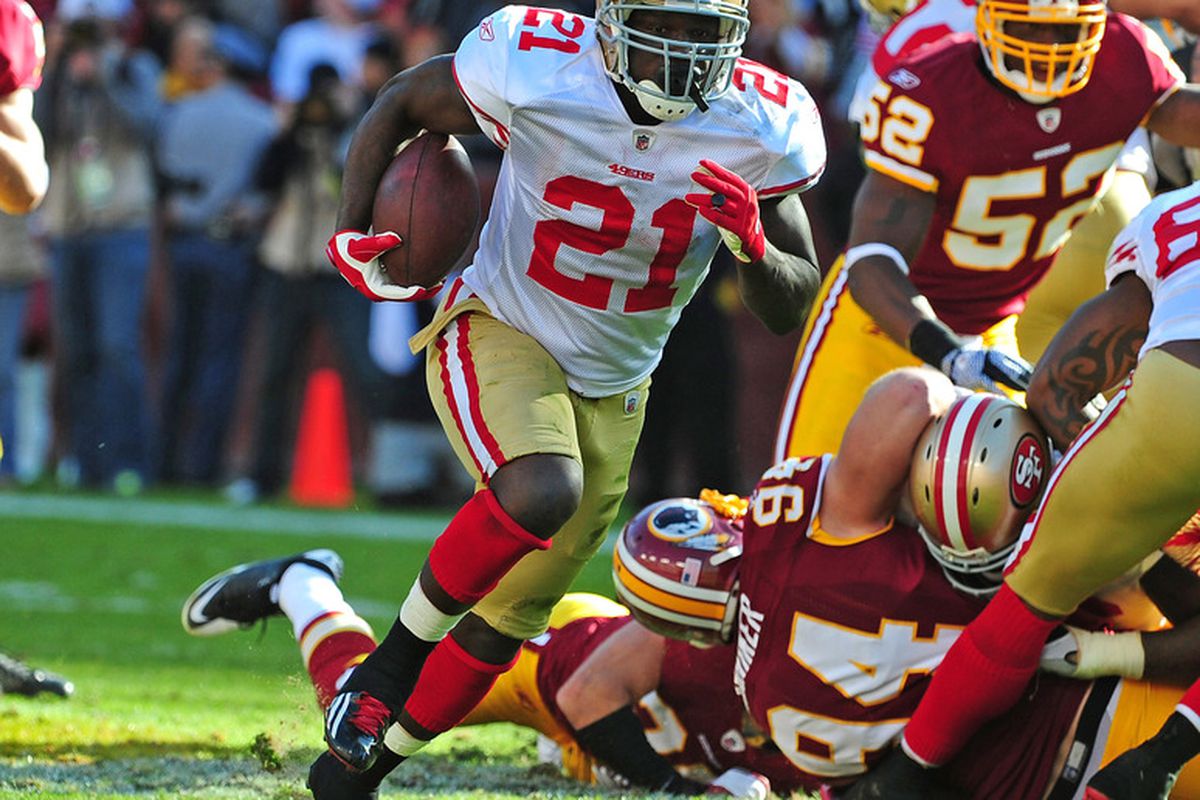 LANDOVER, MD - NOVEMBER 6: Frank Gore #21 of the San Francisco 49ers carries the ball against the Washington Redskins at FedEx Field on November 6, 2011 in Landover, Maryland. (Photo by Scott Cunningham/Getty Images)
